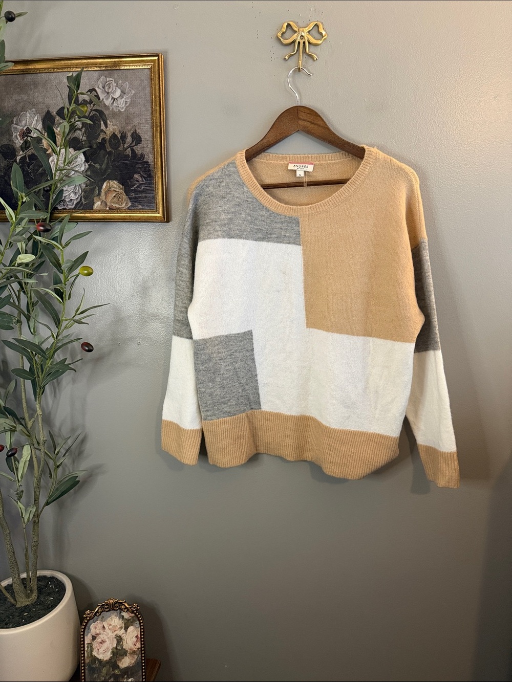 Andrée by Unit Colorblock Sweater Small Camel Gray Cream Soft Knit - Picture 4 of 8